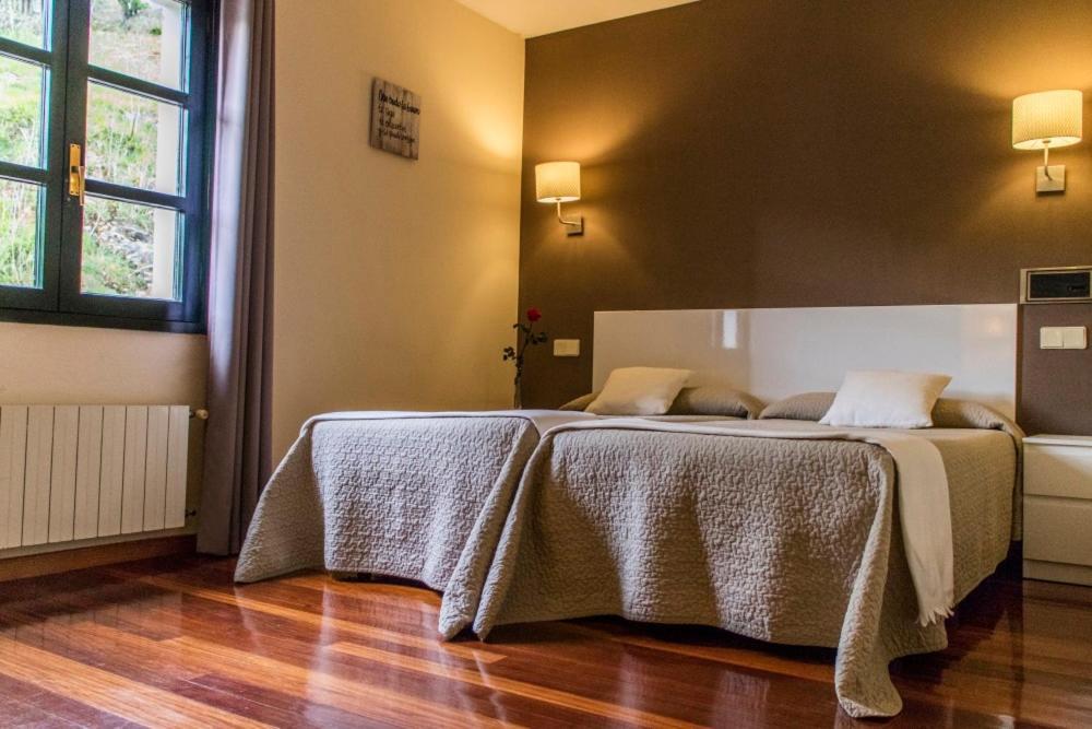 Hotel Montanas De Covadonga Cangas de Onis Bagian luar foto