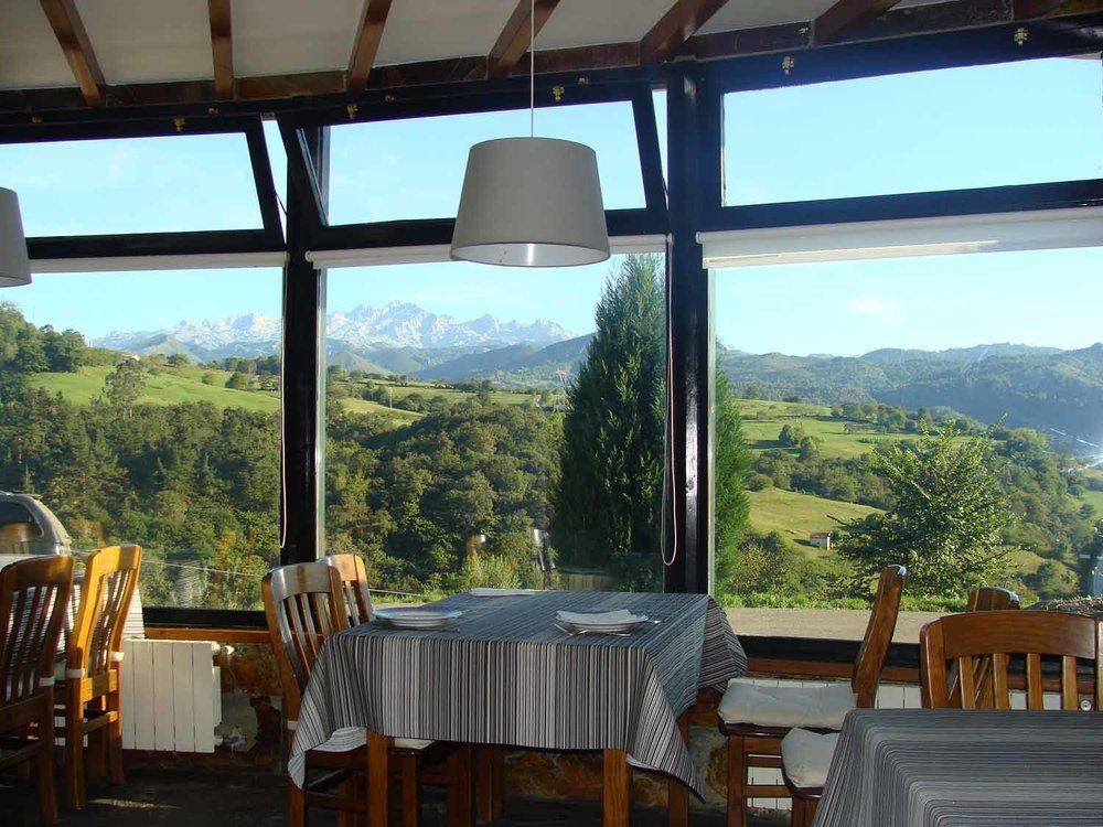 Hotel Montanas De Covadonga Cangas de Onis Bagian luar foto