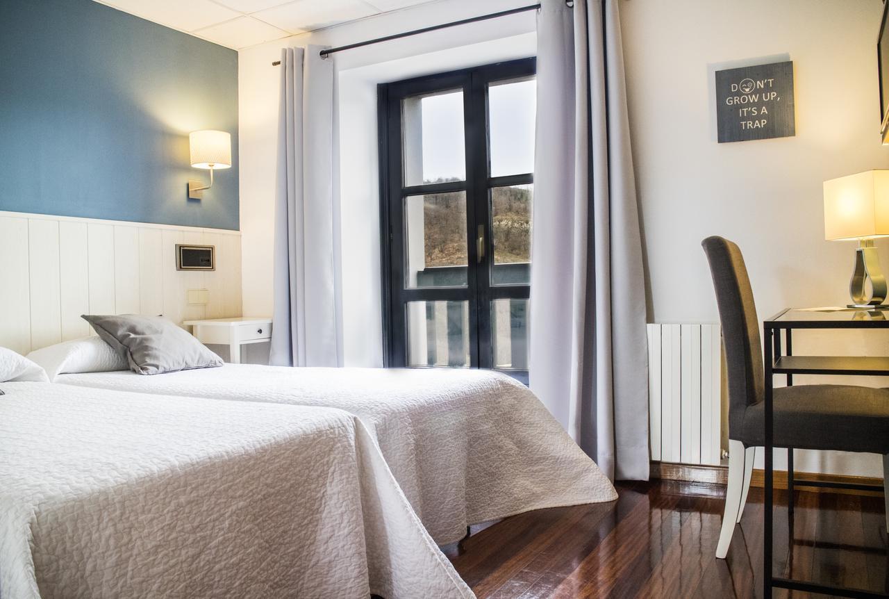 Hotel Montanas De Covadonga Cangas de Onis Bagian luar foto