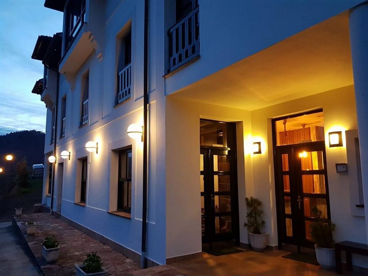 Hotel Montanas De Covadonga Cangas de Onis Bagian luar foto